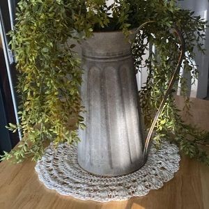 Meet your Posher, Della